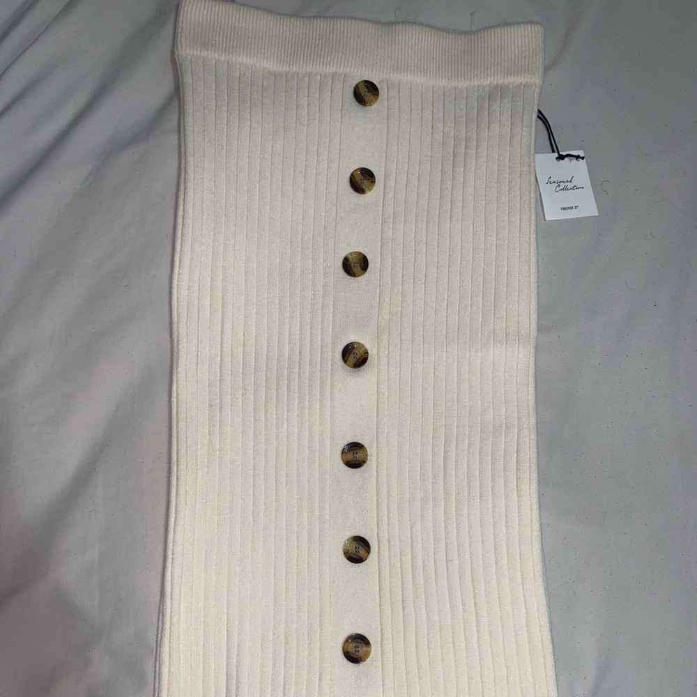 Sweater knit front buttoned down skirt